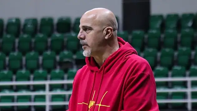 Göztepe Basketbol, Rüçhan Tamsöz'un sözleşmesini uzattı