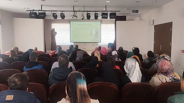 Gülbahçesi Anaokulu'nda aile eğitim semineri düzenlendi