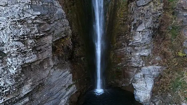 Gümüşkanat Şelalesi hayran bırakıyor