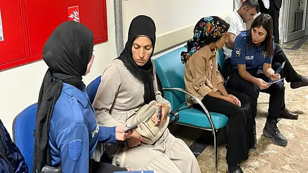 Gürpınar'da kadınlara KADES tanıtıldı