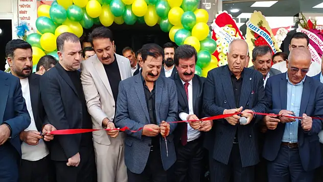 Gürpınar Derneği açıldı