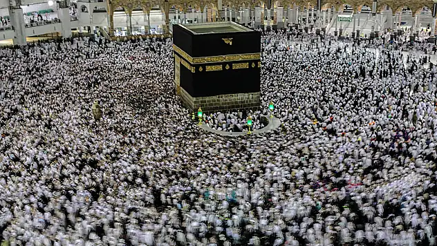 Hac ibadetine ilişkin yanıltıcı tanıtımlarda bulunan 4 firmaya idari para cezası