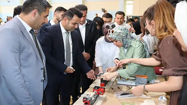 Hakkari'de bilim şenliği düzenlendi