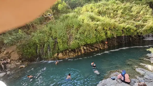 Hakkari Kaval Şelalesi'ne yoğun ilgi