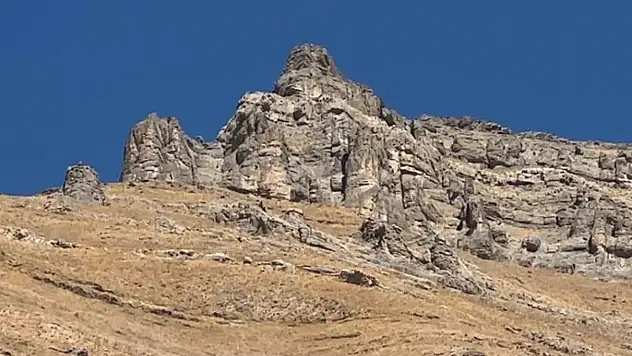 Hakkari'nin 'Dağ Keçileri Kalesi' dikkat çekiyor