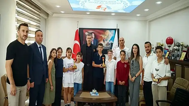 Hakkarili sporcular Triatlon 3. Etap Bölge Finaline katıldı