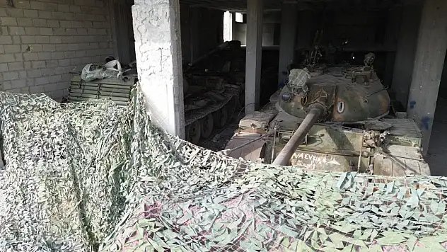 Hama'da rejimden geriye tanklar kaldı