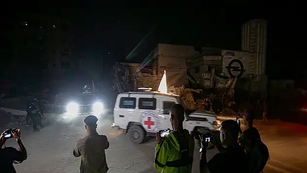 Hamas, 2 İsrailli esirin daha cesedini İsrail'e teslim etti