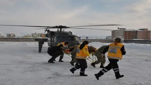 Mehmetçiğin hasta kurtarma operasyonu