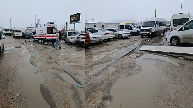 Hastane kampüsündeki çukurlar gölete dönüştü