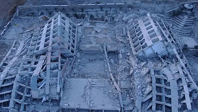 Hatay'da hatıralar tek tek yıkılıyor!