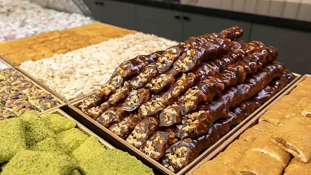 Havalar soğudu, cevizli pekmezli sucuk satışları arttı