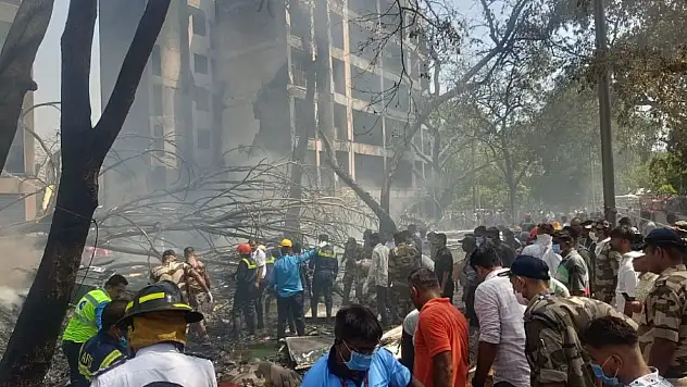 Hindistan'daki uçak kazasında 204 kişi hayatını kaybetti, 1 yolcu sağ çıkarıldı