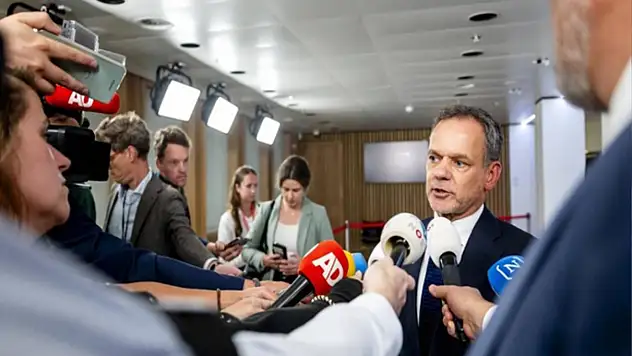 Hollandalı Bakan Veldkamp, İsrail'e yönelik yaptırımlarda anlaşmazlık üzerine istifa etti
