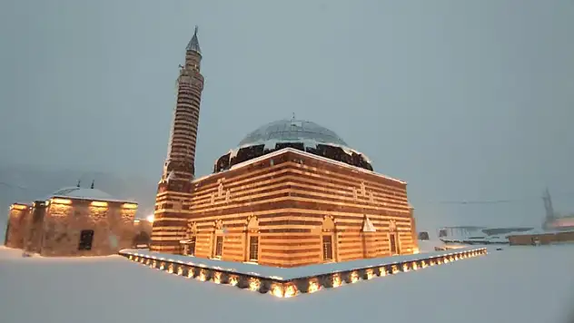 Hüsrev Paşa ve Horhor camiinde görsel şölen