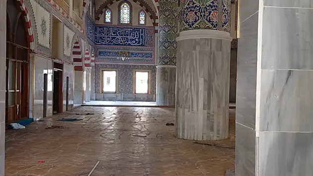 Hz. Ömer Camii'nde yıkım işlemleri başladı