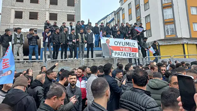 İdris Ahi'den bu defa beklenen kalabalığı topladı