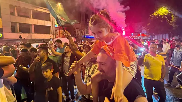 Iğdır FK 1. Lig'e çıktı Iğdır sokağa döküldü