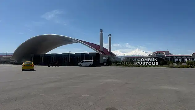 Iğdır-Nahçıvan doğal gaz boru hattı Nahçıvan'da sevinçle karşılandı