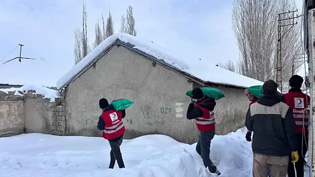 İhtiyaç sahiplerine kömür yardımı