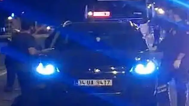 İki otomobil çarpıştı: 3 yaralı