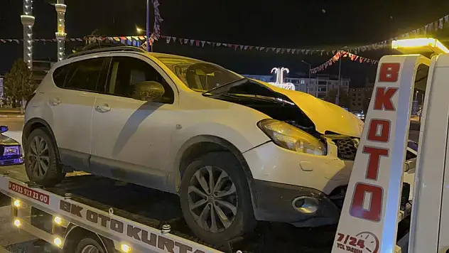 İki otomobilin karıştığı kazada 2 kişi yaralandı