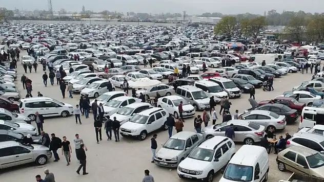 İkinci el araba satışında yeni dönem! Cezalar cep yakacak...
