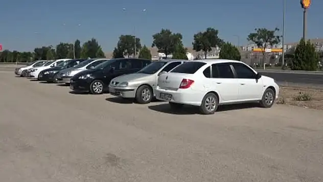 İkinci el oto pazarında araç çok, alıcı yok