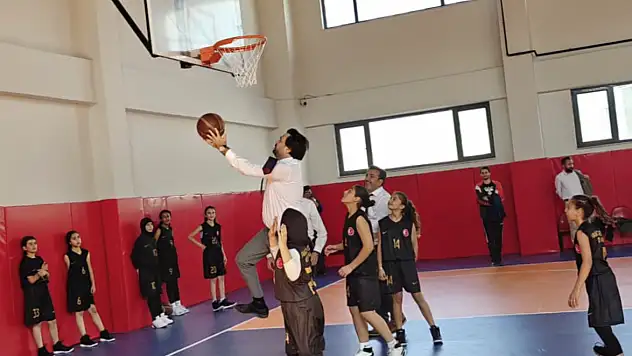 İl Müdürleri gençlerle basketbol oynadı