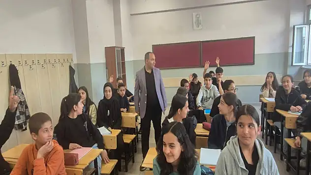 İlçe Müdüründen DYK Kurs Merkezine ziyaret