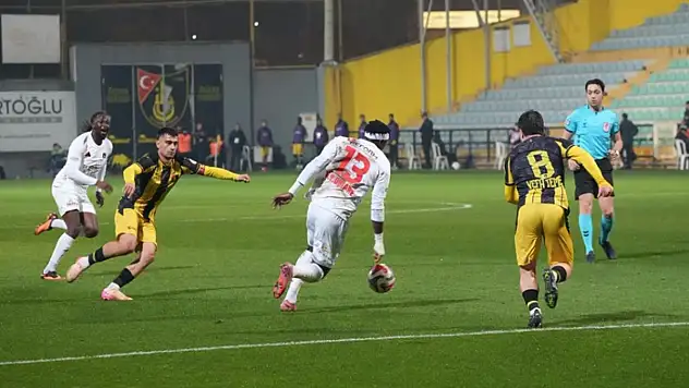 İlk devre Adana Demirspor–İstanbulspor maçıyla tamamlanacak