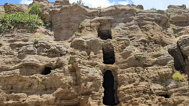 İncekaya Mağaraları ve Bapir-i Kal Türbesi'ne yoğun ilgi