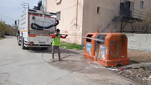 İpekyolu Belediyesi'nden çevre temizliği çalışması