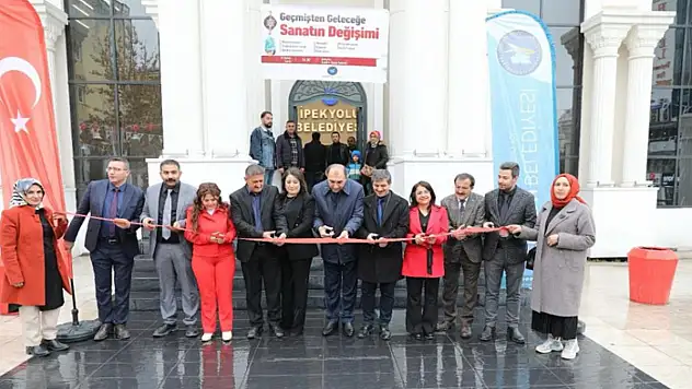 İpekyolu Belediyesi'nden karma sanat sergisi