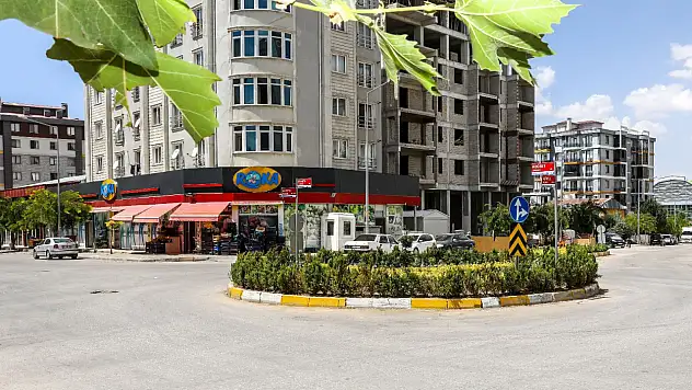 İpekyolu Belediyesi'nden yeşillendirme çalışması