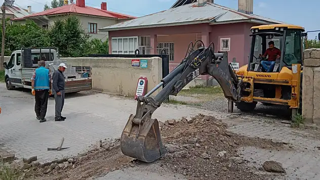 İpekyolu Belediyesi'nden yol yapım çalışmaları