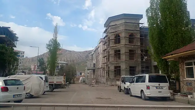 İpekyolu kaymakamlık binası inşaatında sona gelindi