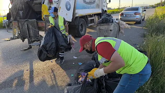 İpekyolu'nda çöpler toplanmaya başlandı