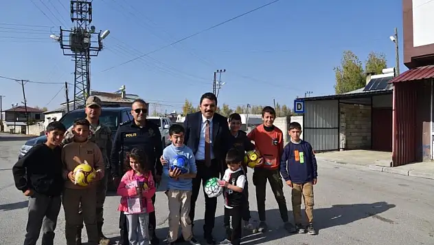 İpekyolu'nda minik yürekler sanatla buluştu