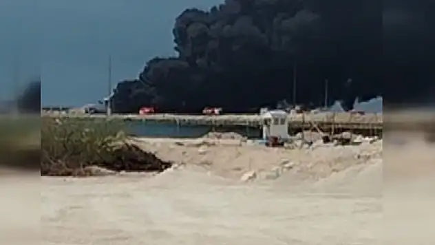 İran'da metanol yüklü gemide patlama: 3 ölü