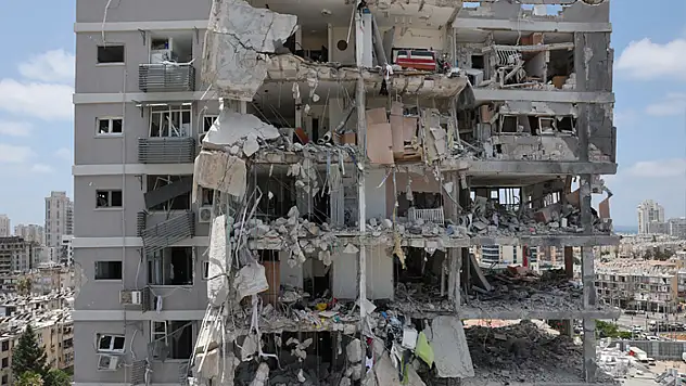İran: İsrail saldırılarında can kaybı 224'e yükseldi