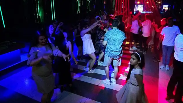 İranlılar Van'da eğlenmeye devam ediyor