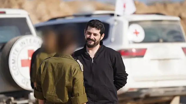 İsrail ile Hamas arasında esir takası başladı: Hamas, ilk 7 esiri serbest bıraktı