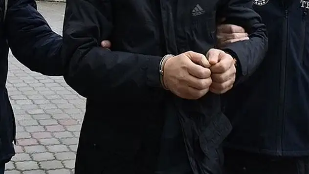 İstanbul merkezli 4 ildeki FETÖ operasyonunda 20 kişi tutuklandı