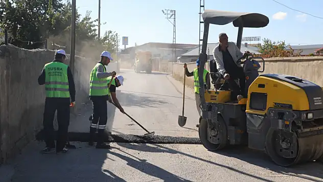 İstasyon Mahallesi'nde asfalt yama çalışmaları