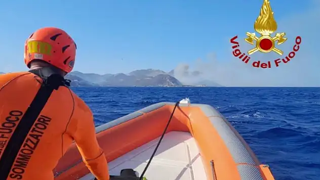 İtalya'da orman yangını: 102 kişi deniz yoluyla tahliye edildi