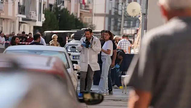 İzmir'de polis karakoluna silahlı saldırı! 2 polis şehit oldu