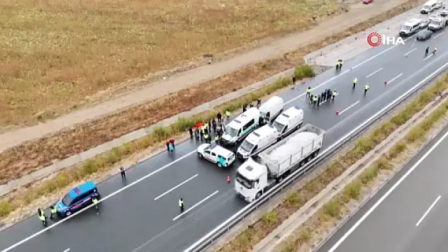 Jandarma aracına minibüs çarptı: 2 jandarma şehit, 1 vatandaş hayatını kaybetti