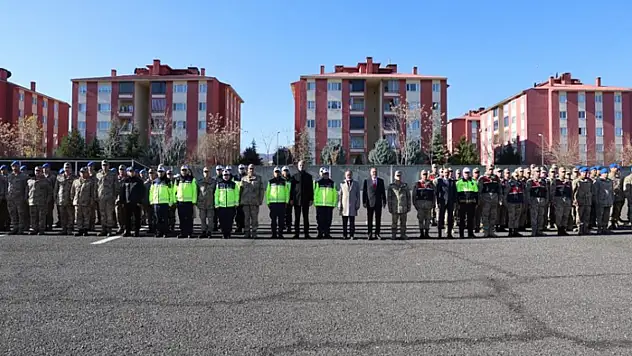 Jandarma ekiplerine yeni nesil yaka kameraları teslim edildi