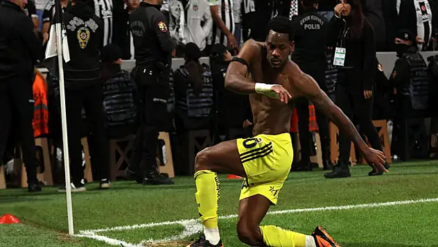 Jhon Duran, ilk derbisinde golünü attı